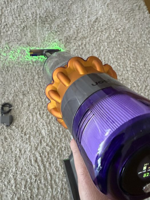 Dyson v15 nou , nefolosit , puternic , perie laser