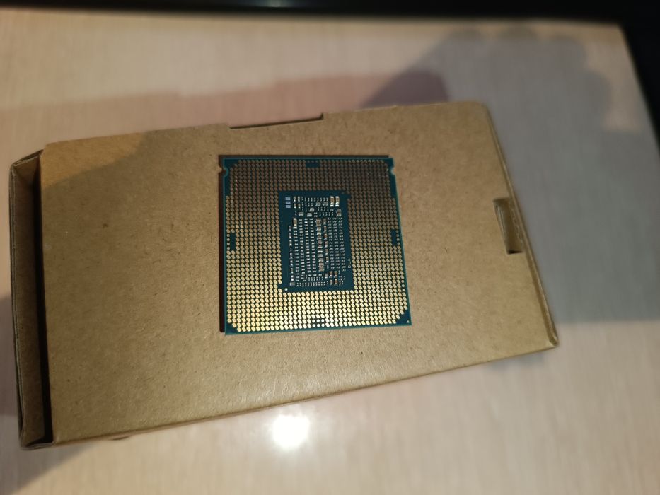 Продам процессор i5 9400
