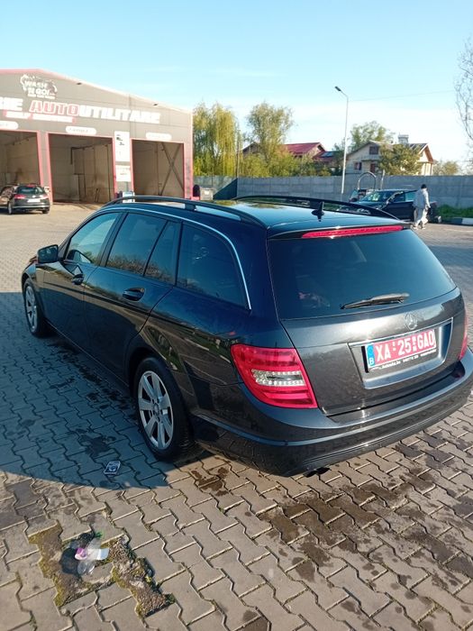 Vând Mercedes c 200