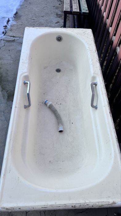 Чугунная ванна с ножками