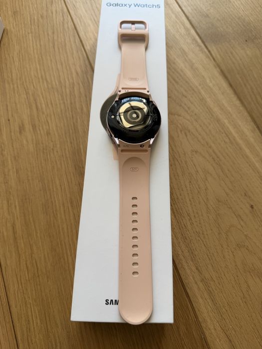 Смарт часовник Samsung Galaxy Watch 5