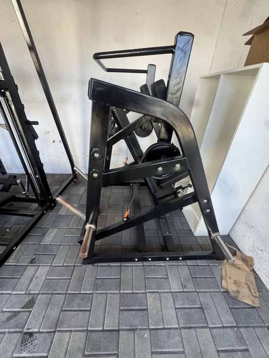 De vanzare presa picioare si pullover spate