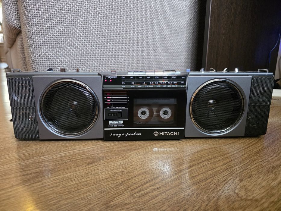 Магнитола Hitachi TRK-6700H