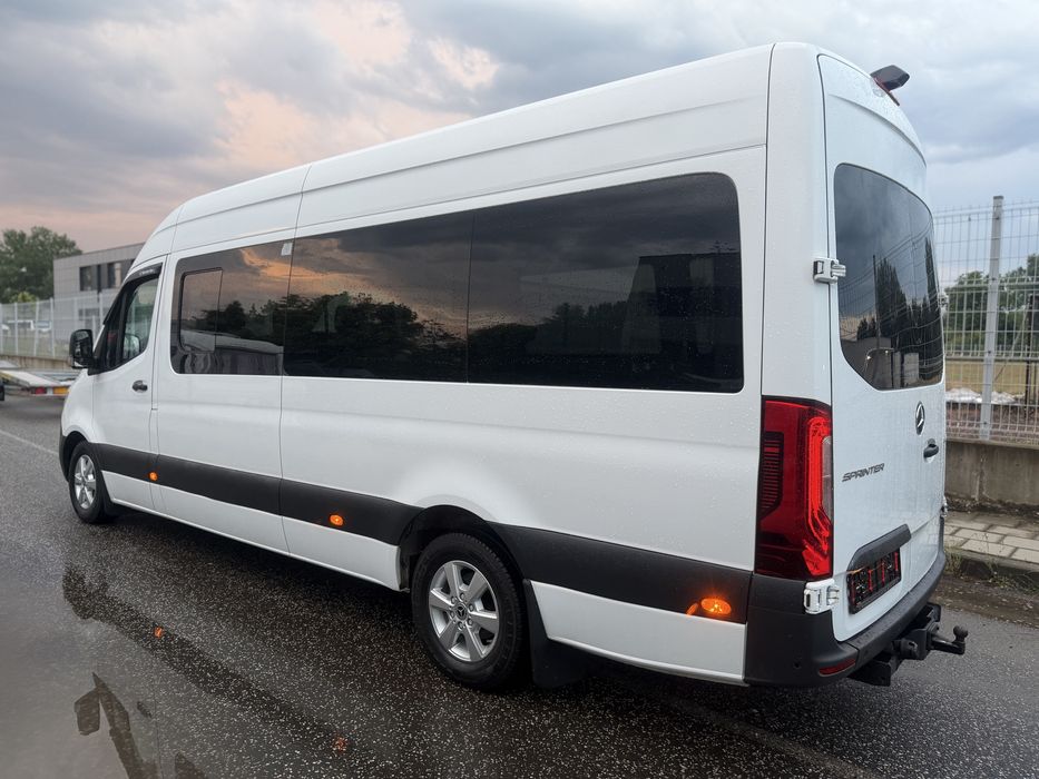 Mercedes Sprinter 319  8+1