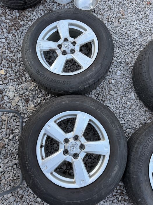 Джанти Toyota за SUV R17