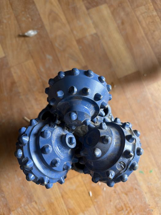 Долото шарошечное буровое