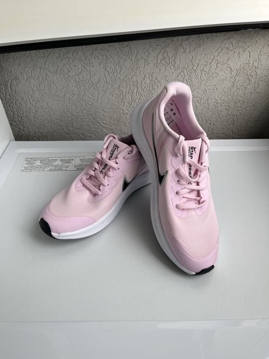 Дамски маратонки найк