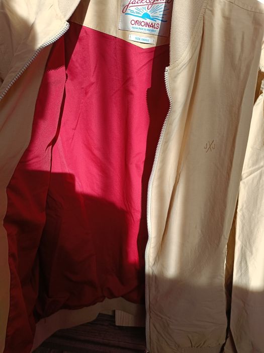 Vând geaca jack jones