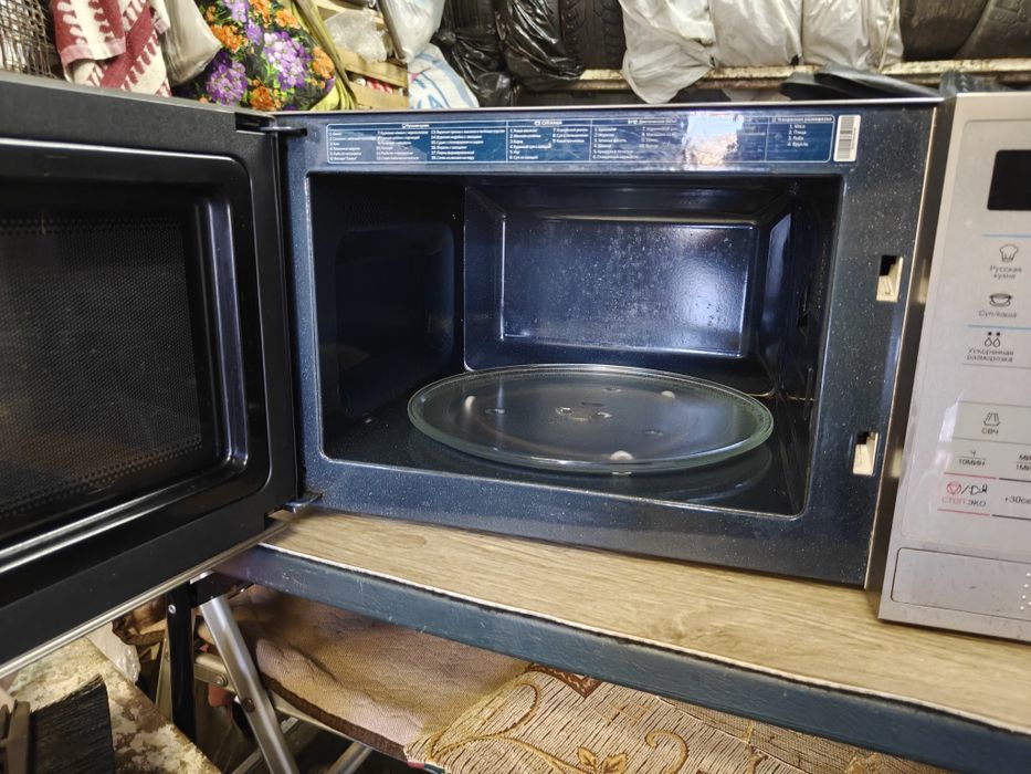 Микроволновка Samsung.