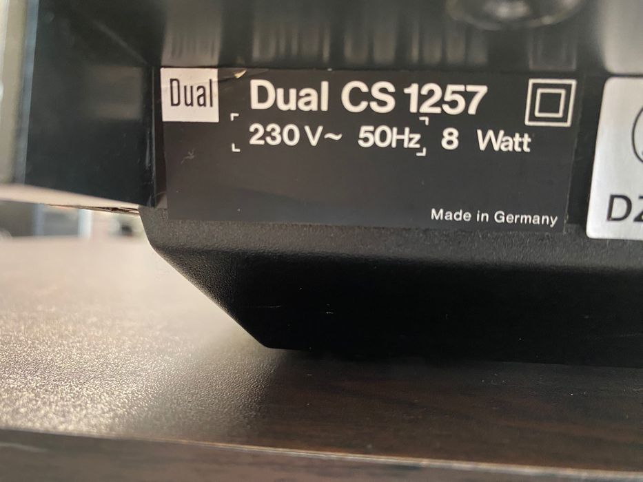Аудиофилски грамофон Dual