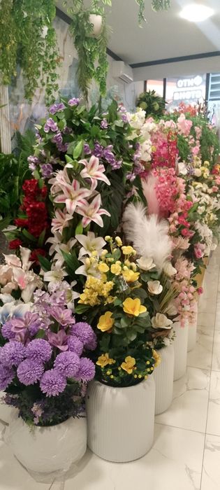 Суний гуллар ва дарахтлар Искусственные цветы и деревья в причислены