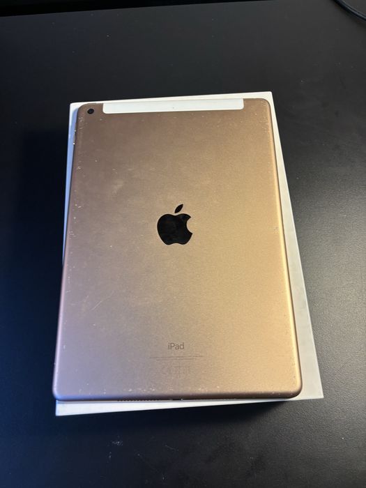 Apple iPad 7th Generation Wi-Fi + Celluar
