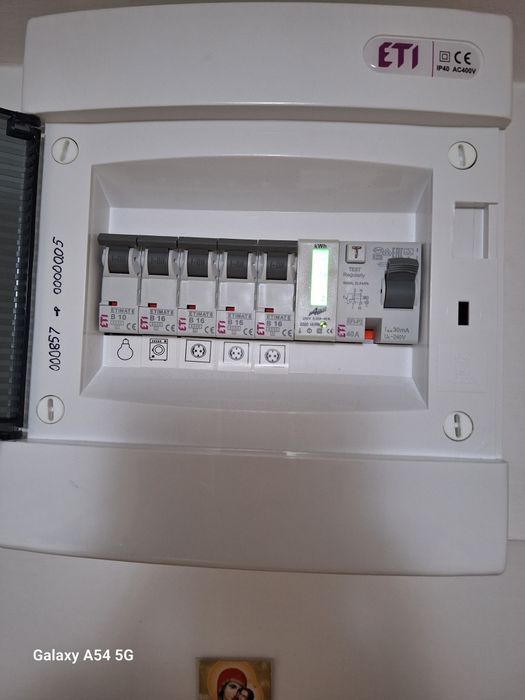 Electrician servicii smart consultanță și mentenanță 24 7/7