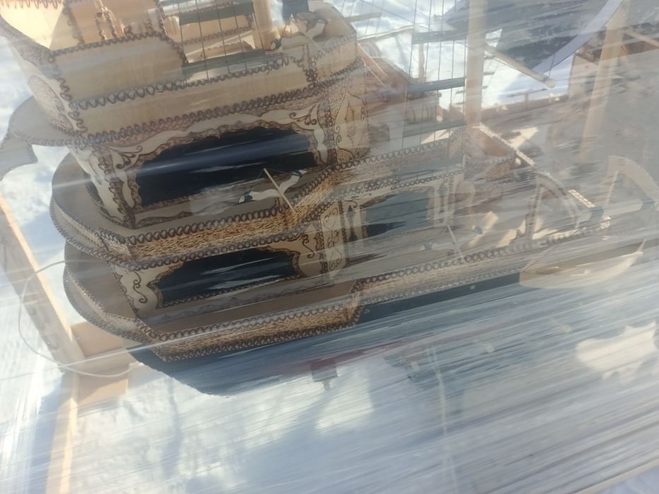 Продаётся эксклюзивный деревянный парусник