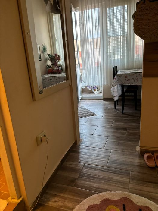 Давам гарсониера под наем.