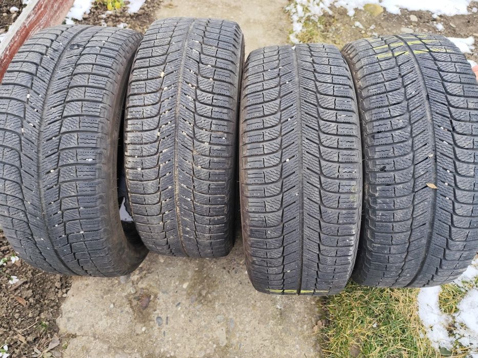 Vând 4 cauciucuri Michelin runflet M+S de iarna! Fabricate în Italia!