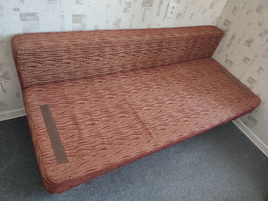 Продам диван за символическую цену