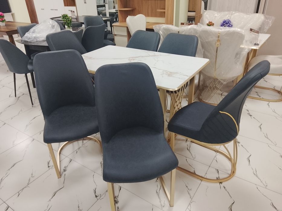 Обеденный стол и стулья по акции