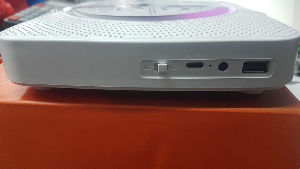 Мини CD player Bluetooth, дистанционно,USB/AUX , жак за слушалки