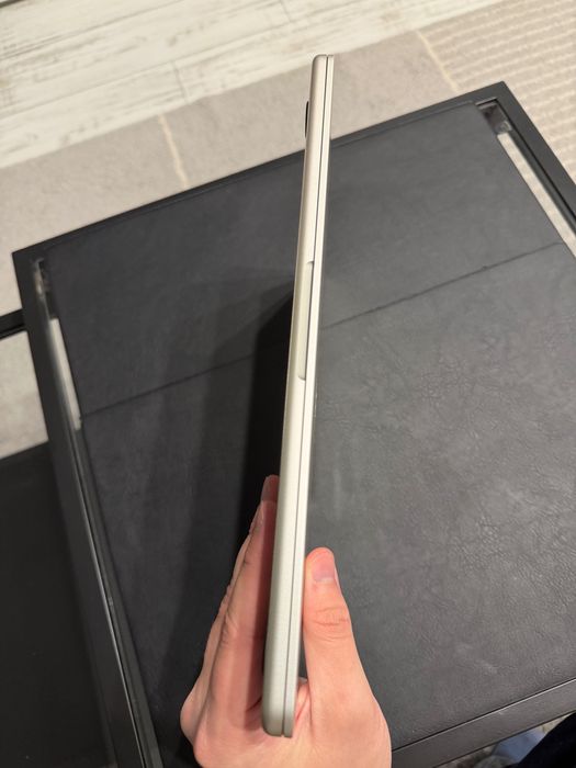 MacBook Air 13” Apple M2 (2022) - 8GB RAM, 256GB SSD, Silver