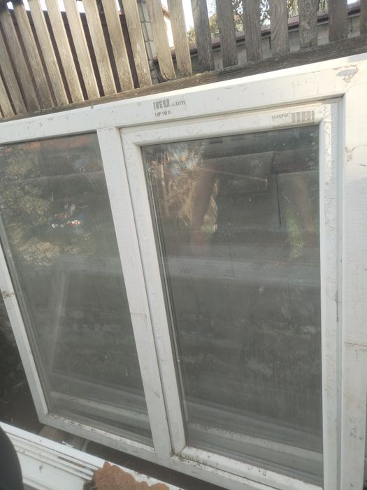 Продавам  дограма Rehau