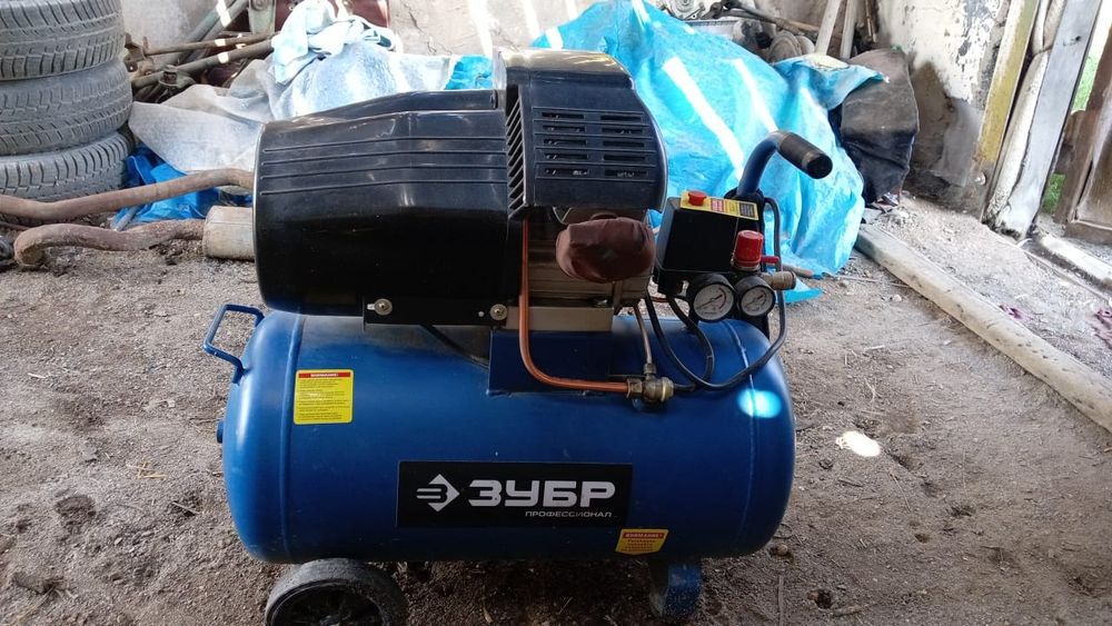 Компрессор масляный  ЗУБР  КПМ -360-50