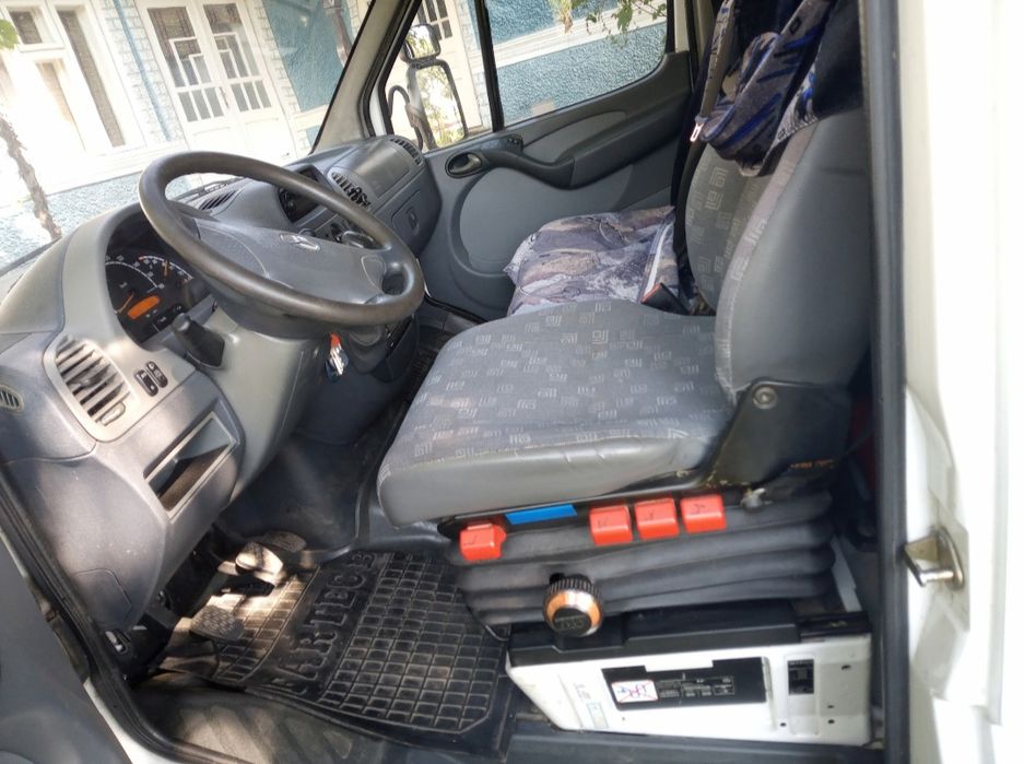 Vând sprinter motor 2.2