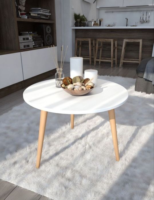 Маленький круглый стол