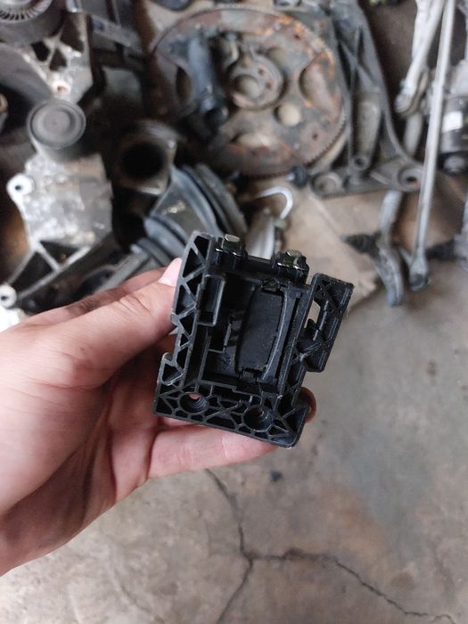 Поставка за ключ е90 е91 бмв 2.0д 184кс bmw e90 e91 2.0d