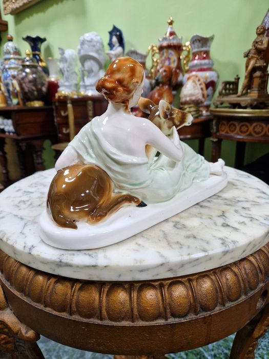 Стара уникална антикварна порцеланова фигура композиция