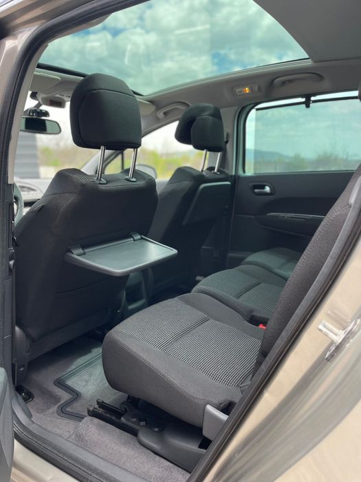Vand peugeot 5008 1.6 benzina 156cp fabricatie 2012