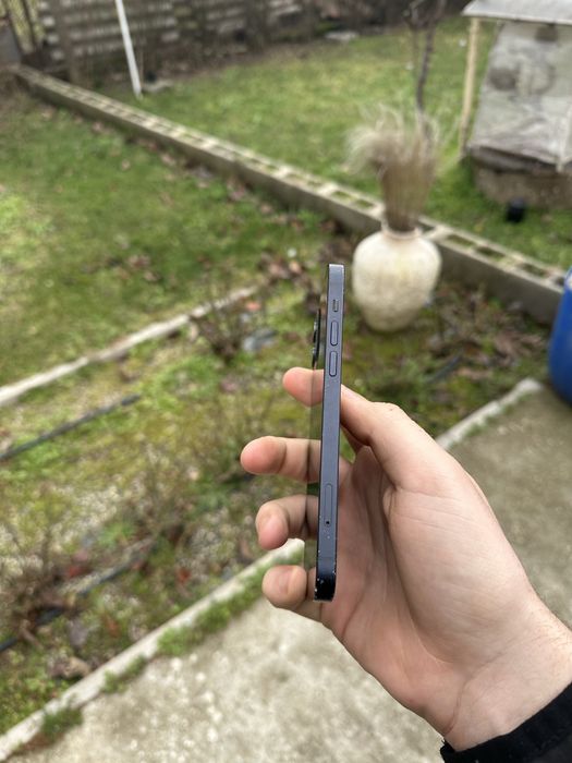 Продавам iPhone 12 – 128 GB, тъмно син