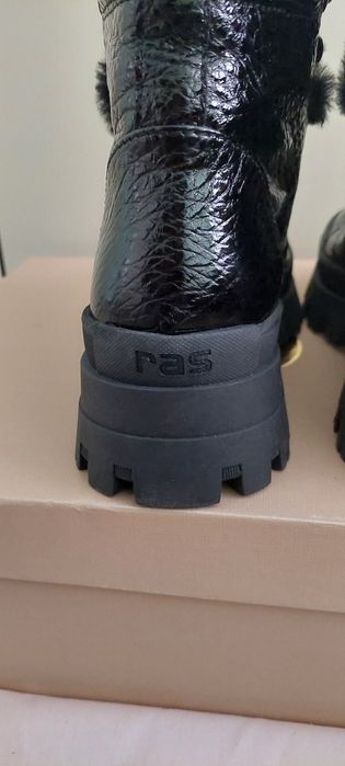 €220 RAS нови испански пухкави боти/ботуши естествена кожа 37