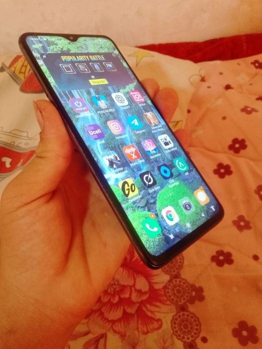 Redmi note 8 pro 64 / 6   ideal hamma joyi islhliydi