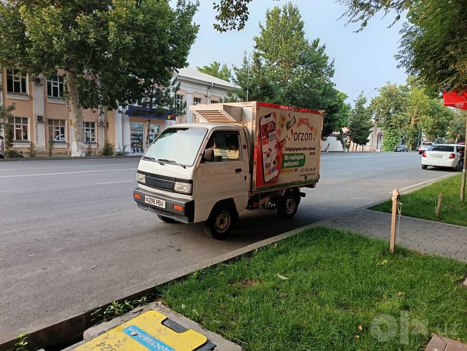 Автомобиль сотилади