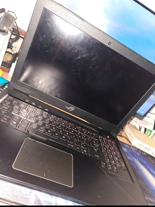 Laptop Asus rog strix