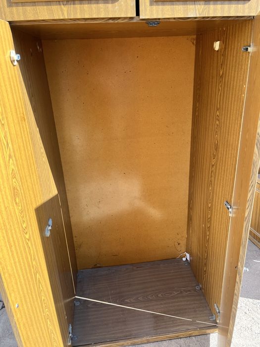 Продам шкаф хороший