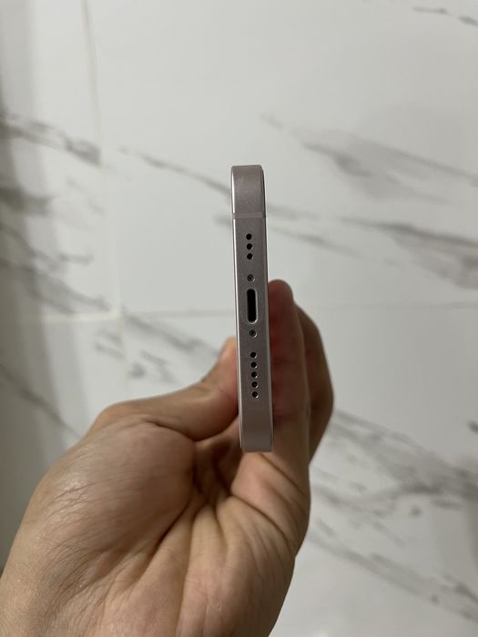 Продам Айфон 13 256г