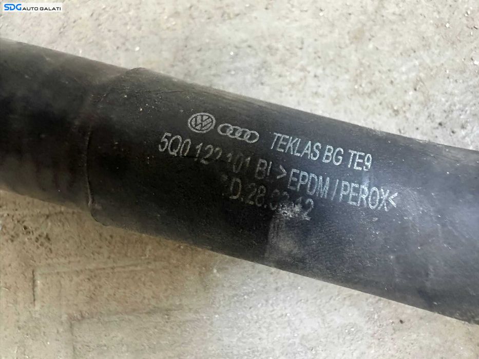 Furtun Conducta Apa Antigel Volkswagen Golf 7 1.6 TDI CLH CLHA CLHB 2013 - 2017 Cod 5Q0122101BL [C8981]