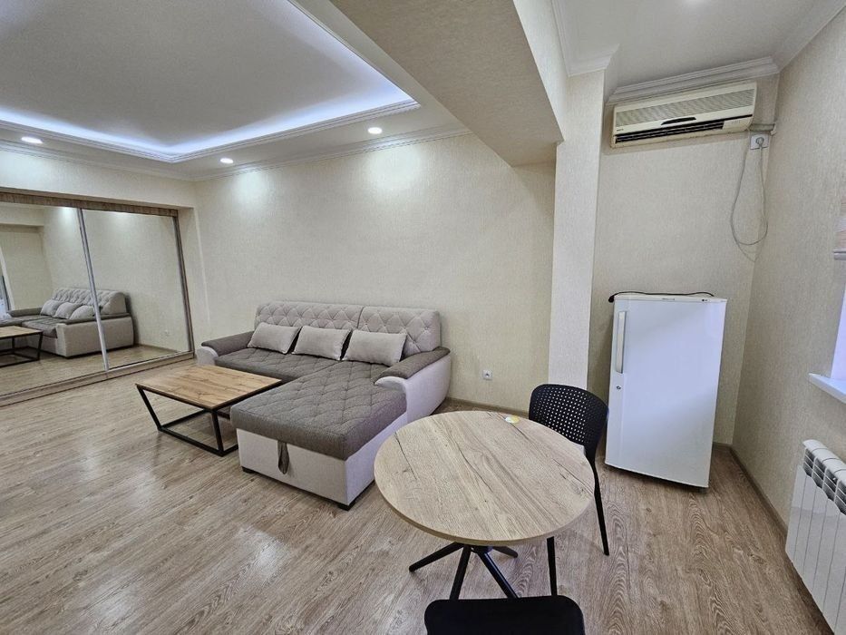 2-комнатная квартира на ул. Афросиаб (метро "Ойбек")