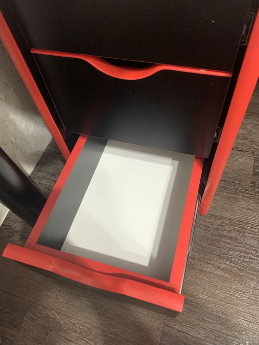 Продам Компьютерный стол