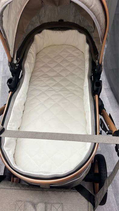 Продам коляску 3/1