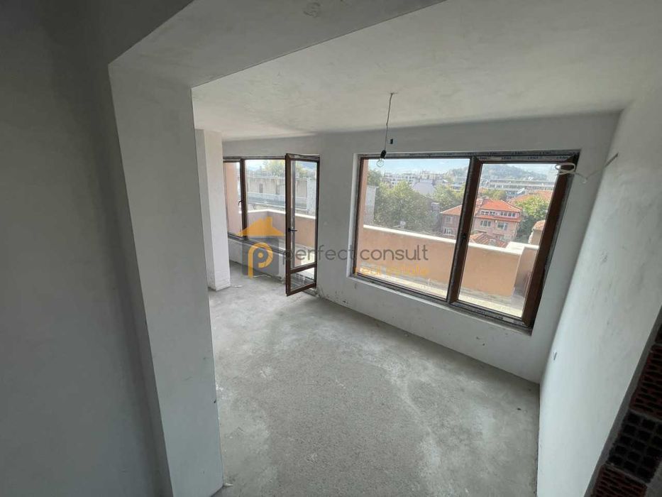 Продава се Тристаен апартамент в Пловдив, Център - 99 кв.м за 1920 €/кв.м - Снимка #1