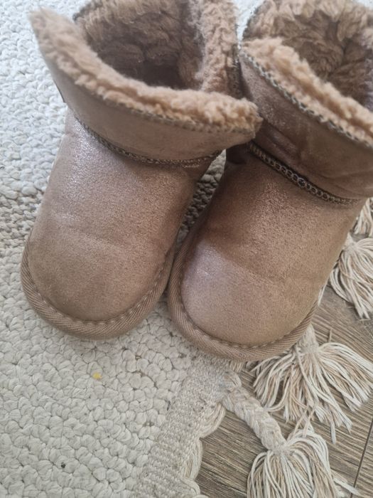 Ugg de la technobaby