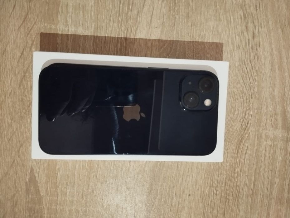 Продам айфон 13 срочно