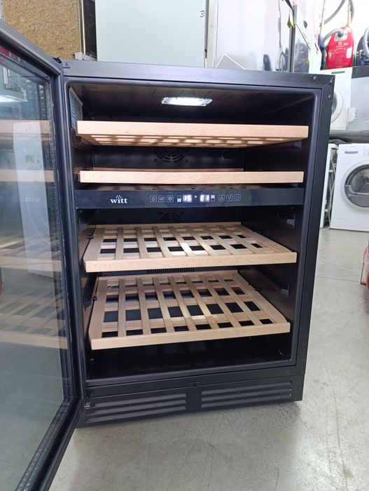 Нова!!! Витрина за вино WITT