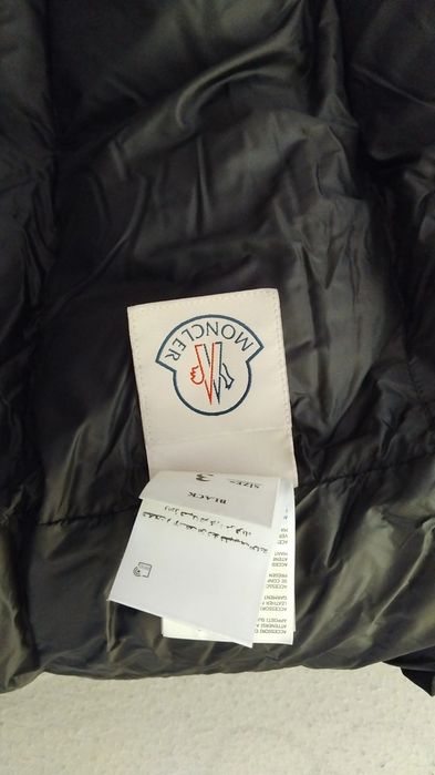 Monclear елек с качулка