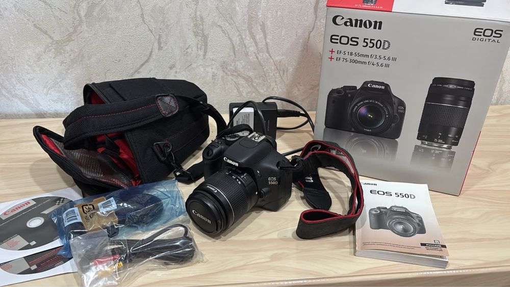 Продается Canon EOS 550D Double Zoom Kit (18-55mm + 75-300mm)