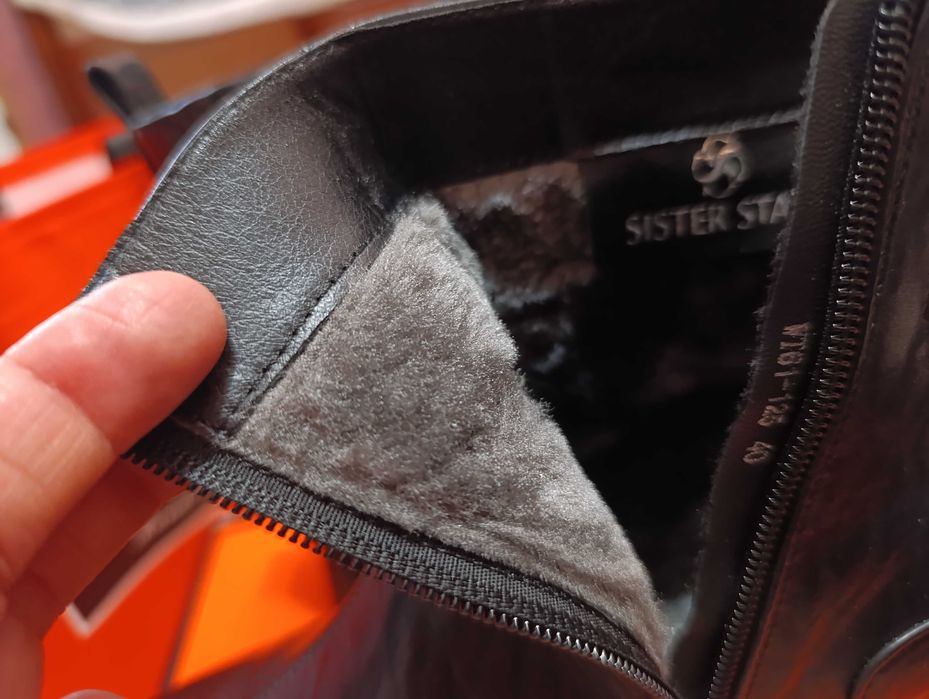 Продаются сапожки!!!40 большемер