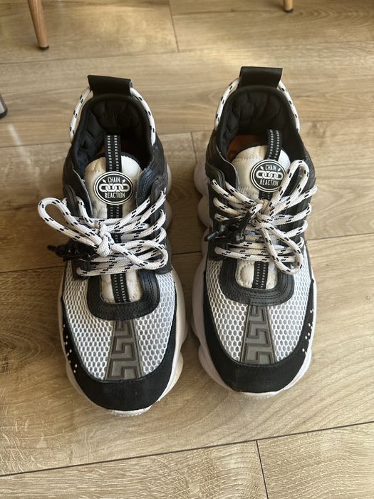 Versace chain reaction
